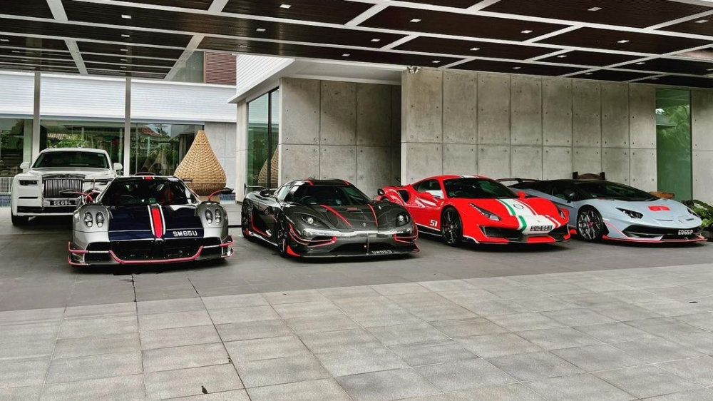 Từ trái sang, dưới lên là Rolls-Royce Phantom VIII, Pagani Huayra BC Roadster, Koenigsegg Agera RS, Ferrari 488 Pista Piloti Từ trái sang, dưới lên là Rolls-Royce Phantom VIII, Pagani Huayra BC Roadster, Koenigsegg Agera RS, Ferrari 488 Pista Piloti