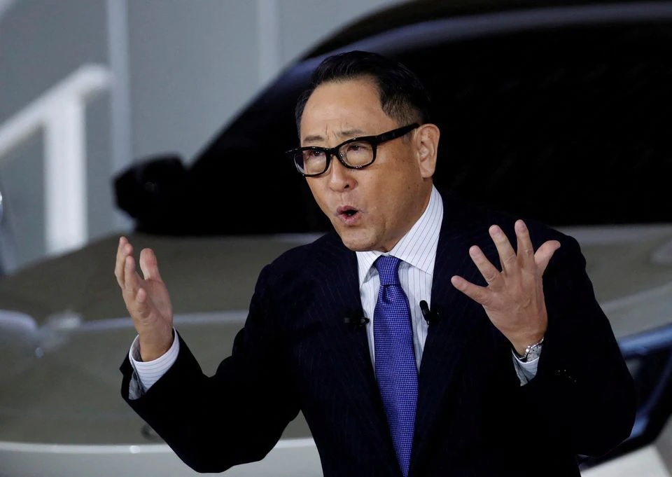 Sếp Toyota gây áp lực để chính phủ Nhật Bản ủng hộ xe hybrid