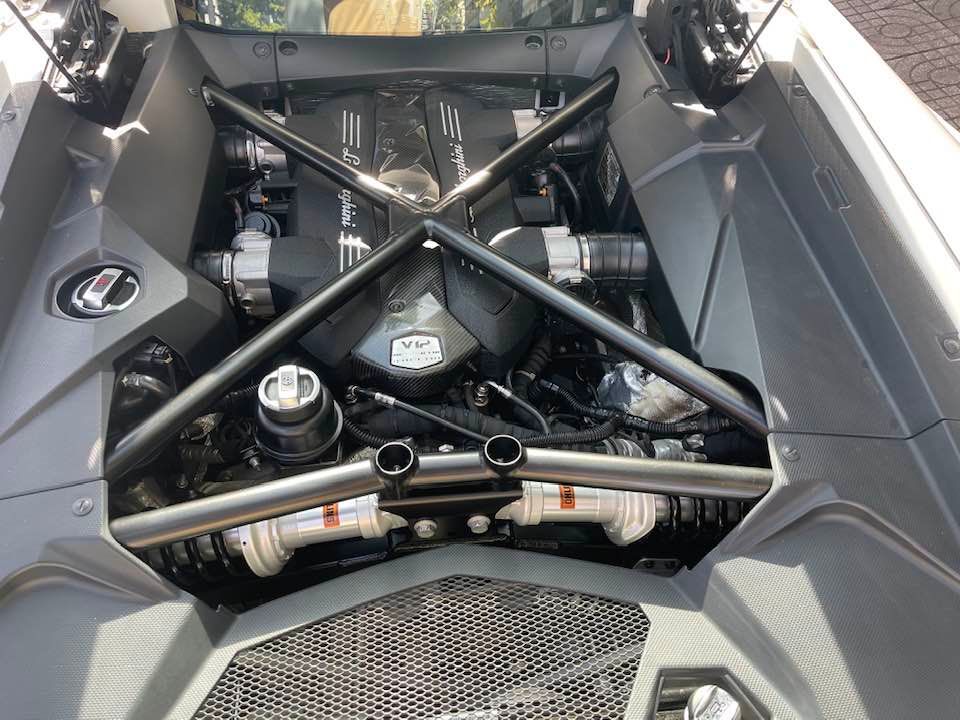Động cơ của siêu xe Lamborghini Aventador LP700-4 