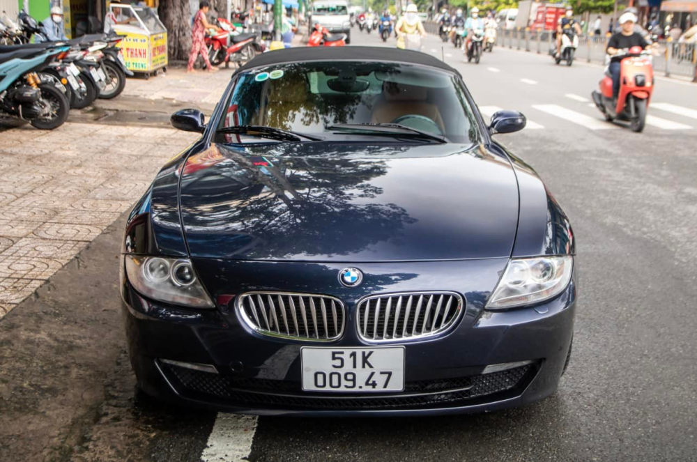 Ông Đặng Lê Nguyên Vũ lần đầu cầm lái xe BMW Z4 E85 trên đường Ông Đặng Lê Nguyên Vũ lần đầu cầm lái xe BMW Z4 E85 trên đường