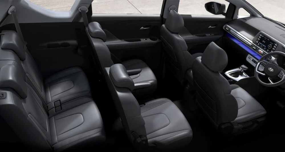 Hyundai Stargazer 2022 được trang bị cụm điều khiển trung tâm đặt khá cao Hyundai Stargazer 2022 được trang bị cụm điều khiển trung tâm đặt khá cao