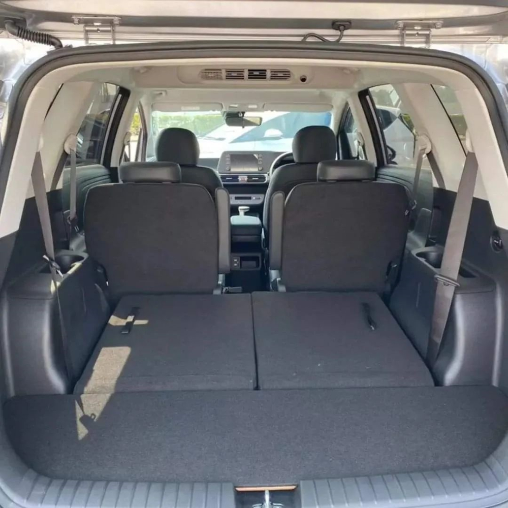 Nội thất 6 chỗ với 2 ghế thương gia ở giữa là trang bị tùy chọn của Hyundai Stargazer 2022 Nội thất 6 chỗ với 2 ghế thương gia ở giữa là trang bị tùy chọn của Hyundai Stargazer 2022
