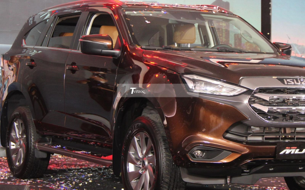 Hệ thống treo của xe Isuzu mu-X Premium thế hệ mới đến từ độc lập, tay đòn kép, lò xo xoắn ở phía trước và sau là hệ thống treo liên kết 5 điểm, lò xo xoắn. Hệ thống treo của xe Isuzu mu-X Premium thế hệ mới đến từ độc lập, tay đòn kép, lò xo xoắn ở phía trước và sau là hệ thống treo liên kết 5 điểm, lò xo xoắn.