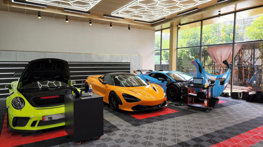 Một khách hàng ở Vũng Tàu còn được hỗ trợ từ đại lý Lamborghini và McLaren cho người đến tận nhà để kiểm tra xe Một khách hàng ở Vũng Tàu còn được hỗ trợ từ đại lý Lamborghini và McLaren cho người đến tận nhà để kiểm tra xe