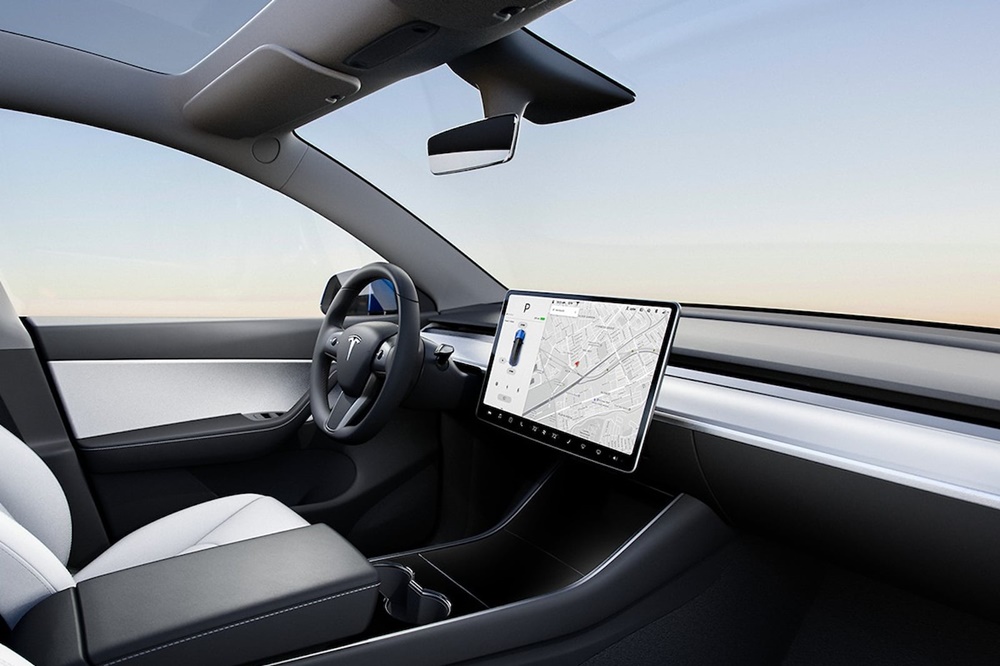 Màn hình cảm ứng trung tâm của Tesla. Màn hình cảm ứng trung tâm của Tesla.