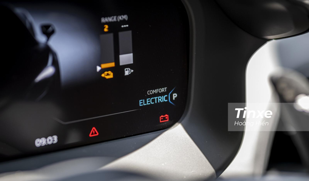 Với hệ truyền động, McLaren có 4 tuỳ chọn bao gồm Track, Sport, Comfort và Electric thuần điện.