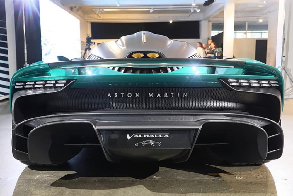 Nguồn tin riêng của chúng tôi cho biết, Chủ tịch Trung Nguyên phải chi ra 100 tỷ đồng cho siêu xe Aston Martin Vahalla