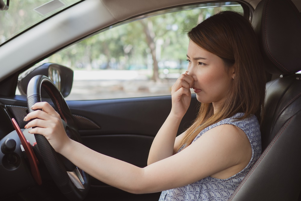 Ô tô xuất hiện mùi trứng thối thì bạn cần mang xe đi kiểm tra càng sớm càng tốt.