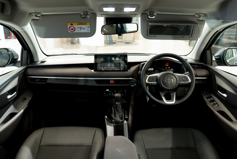 Nội thất của Toyota Vios 2023 bản 1.2 Smart CVT