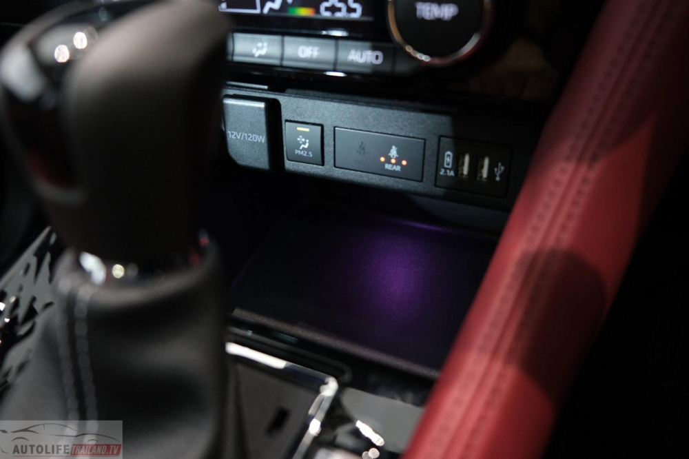 Đèn viền 64 màu của Toyota Vios Premium Luxury 2023
