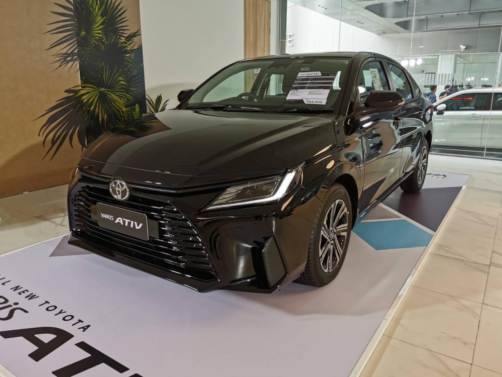 Cận cảnh đầu xe của Toyota Vios Smart 2023