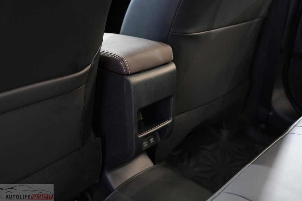 Toyota Vios Smart 2023 không có cửa gió điều hòa ở hàng ghế sau
