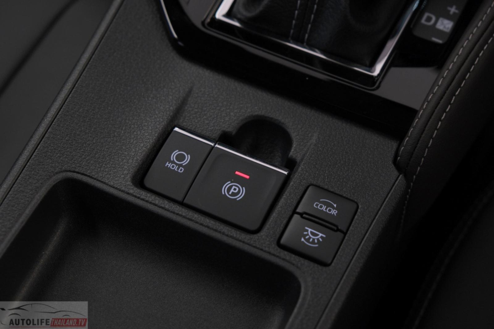 Toyota Vios Premium 2023 có phanh tay điện tử