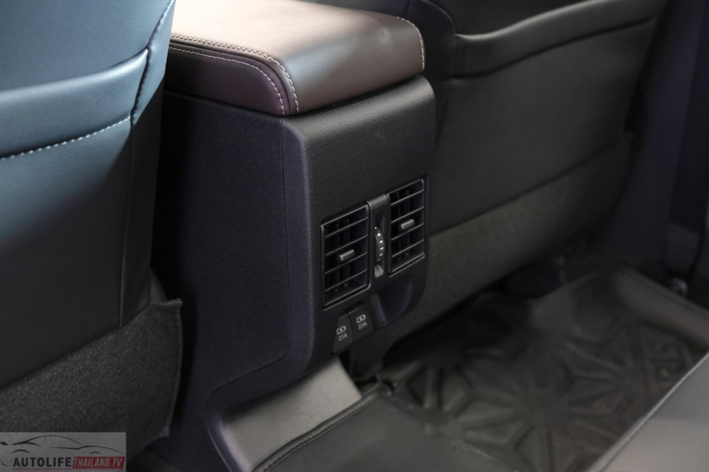 Cửa gió điều hòa cho hàng ghế sau của Toyota Vios Premium 2023