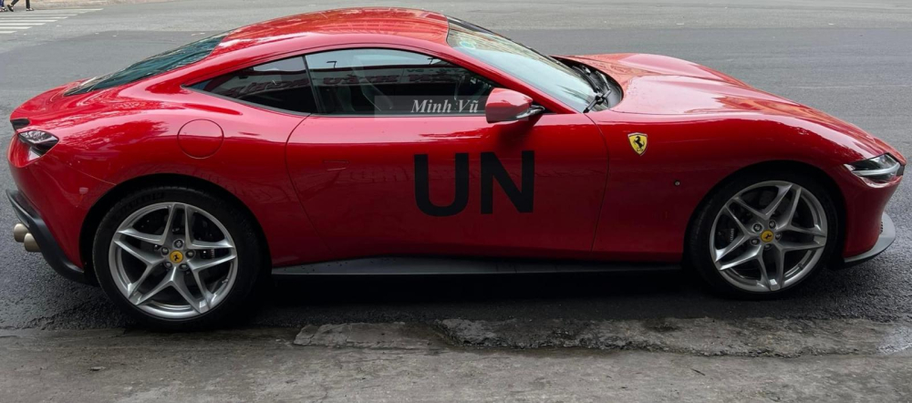 Ferrari Roma của ông Đặng Lê Nguyên Vũ nguyên bản có màu đỏ