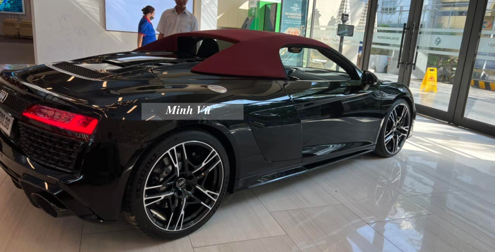 Audi R8 V10 Spyder Facelift của doanh nhân Sài thành đeo biển số Audi R8 V10 Spyder Facelift của doanh nhân Sài thành đeo biển số tứ quý 8