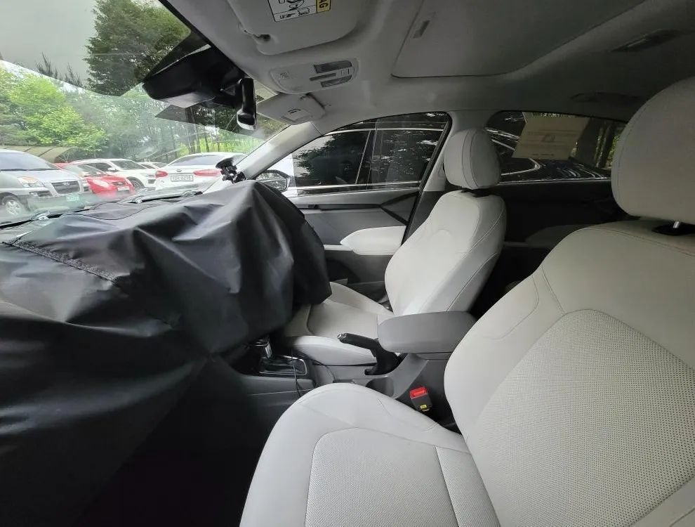 Ghế bọc da pha nỉ của Hyundai Accent 2023 Ghế bọc da pha nỉ của Hyundai Accent 2023