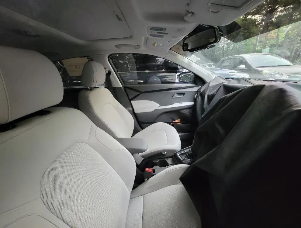 Hyundai Accent 2023 vẫn dùng phanh tay chỉnh cơ Hyundai Accent 2023 vẫn dùng phanh tay chỉnh cơ
