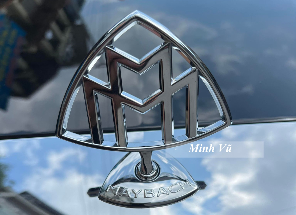  Dòng xe siêu sang Maybach 62S vẫn được trang bị động cơ V12, dung tích 5.5 lít tương tự như Maybach 62 nhưng do thêm nhiều tính năng đặc biệt bao gồm vách ngăn riêng tư khiến trọng lượng xe tăng cân đáng kể, vì thế, các kỹ sư AMG đã tinh chỉnh lại trái tim này để mang đến công suất tối đa 612 mã lực và mô-men xoắn cực đại 1.000 Nm.