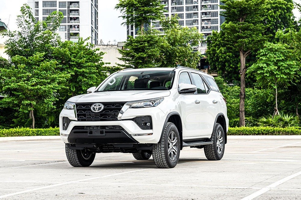 Toyota Fortuner 2.4 4x2 MT Toyota Fortuner 2.4 4x2 MT