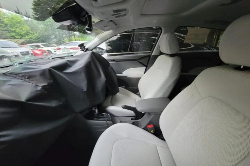 Hyundai Accent 2023 vẫn dùng phanh tay chỉnh cơ Hyundai Accent 2023 vẫn dùng phanh tay chỉnh cơ