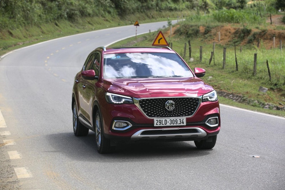 SUV hạng C MG HS bất ngờ bốc hơi khỏi Việt Nam, khách muốn mua phải chờ năm sau