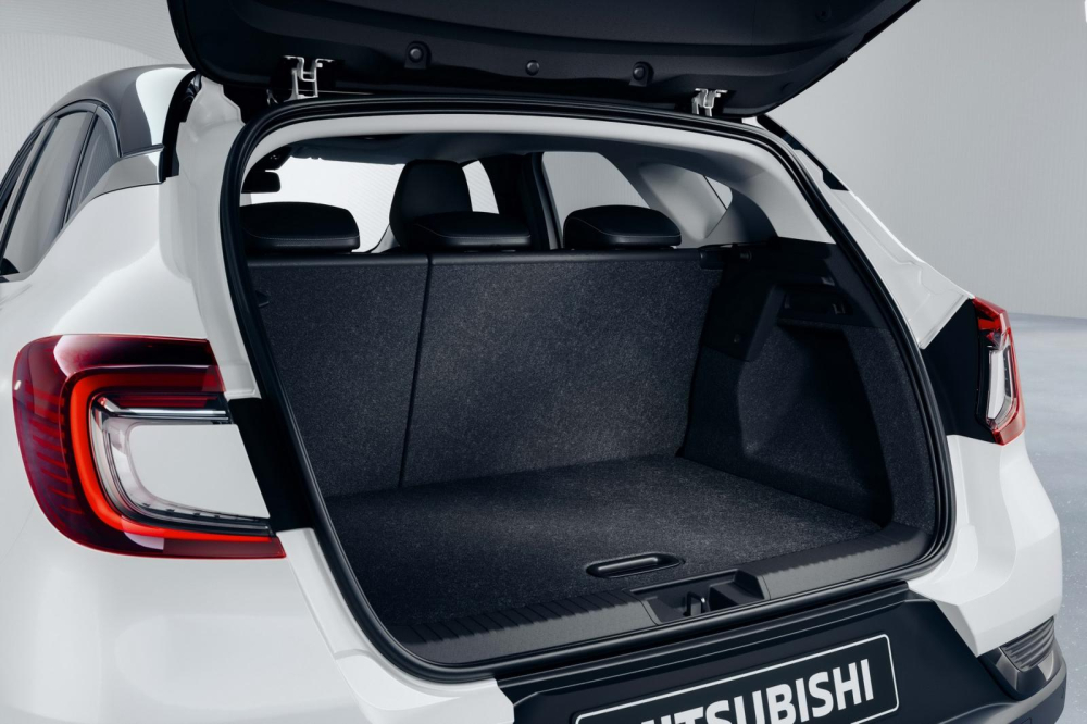 Khoang hành lý của Mitsubishi Outlander Sport 2023