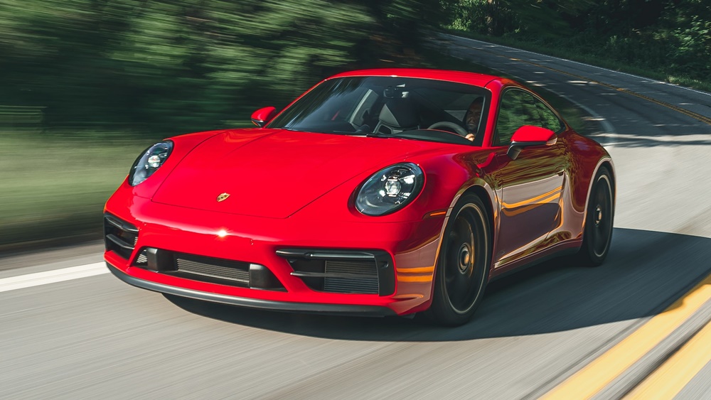 Porsche 911 được đổi tên từ 901. Porsche 911 được đổi tên từ 901.