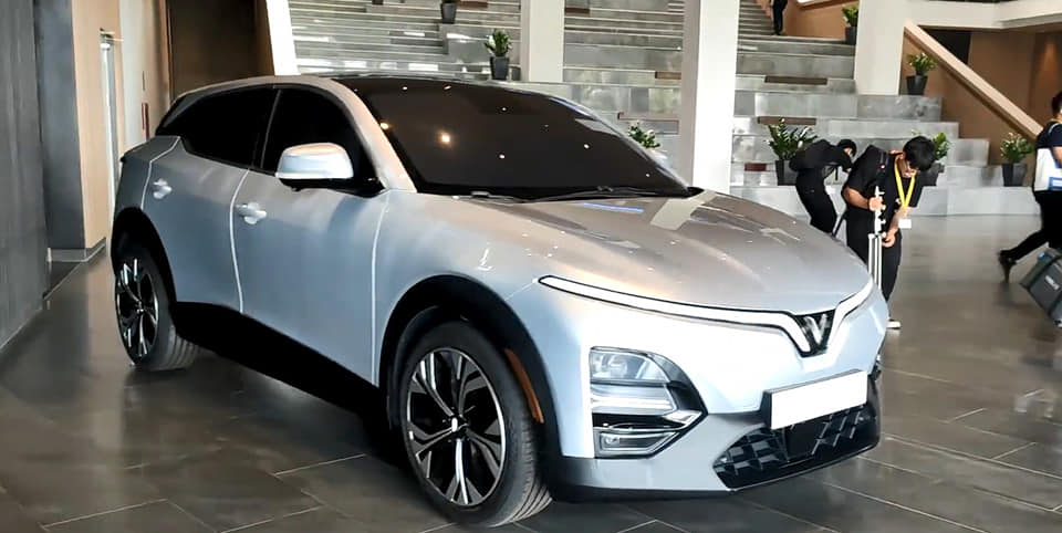 Ngắm hình ảnh bằng xương, bằng thịt của SUV điện cỡ B VinFast VF6 tại nhà máy ở Hải Phòng Ngắm hình ảnh bằng xương, bằng thịt của SUV điện cỡ B VinFast VF6 tại nhà máy ở Hải Phòng