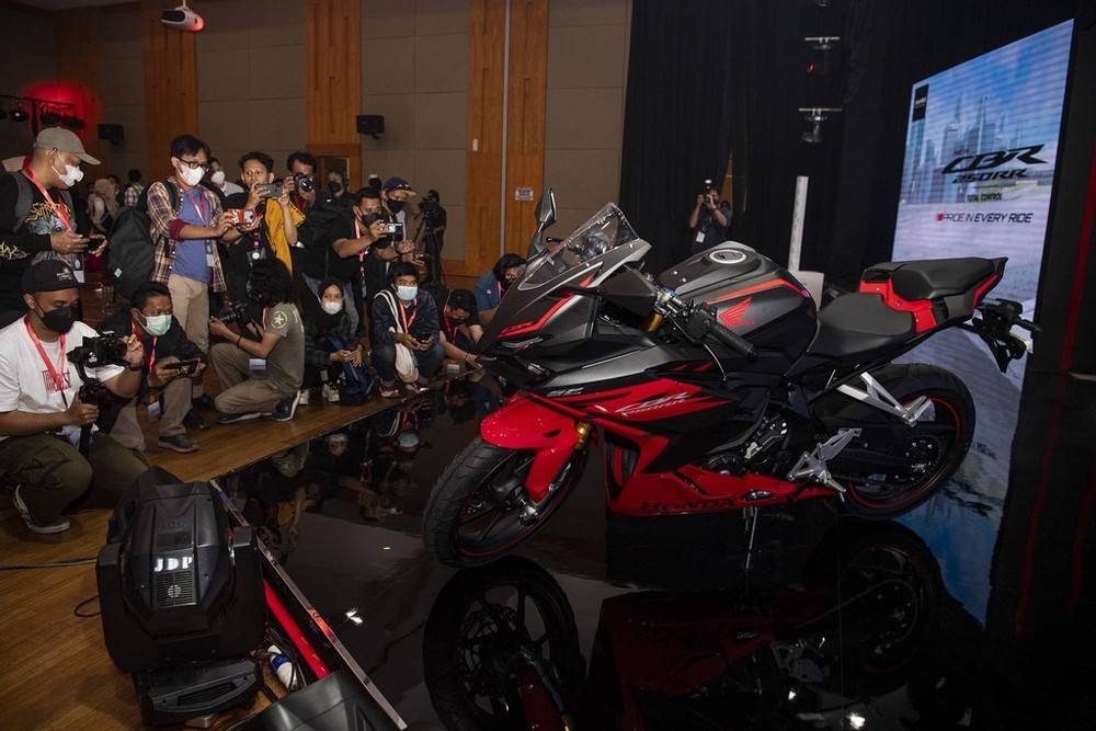 Honda Indonesia lên tiếng giải thích vì sao CBR250RR 2023 không dùng động cơ 4 xi-lanh