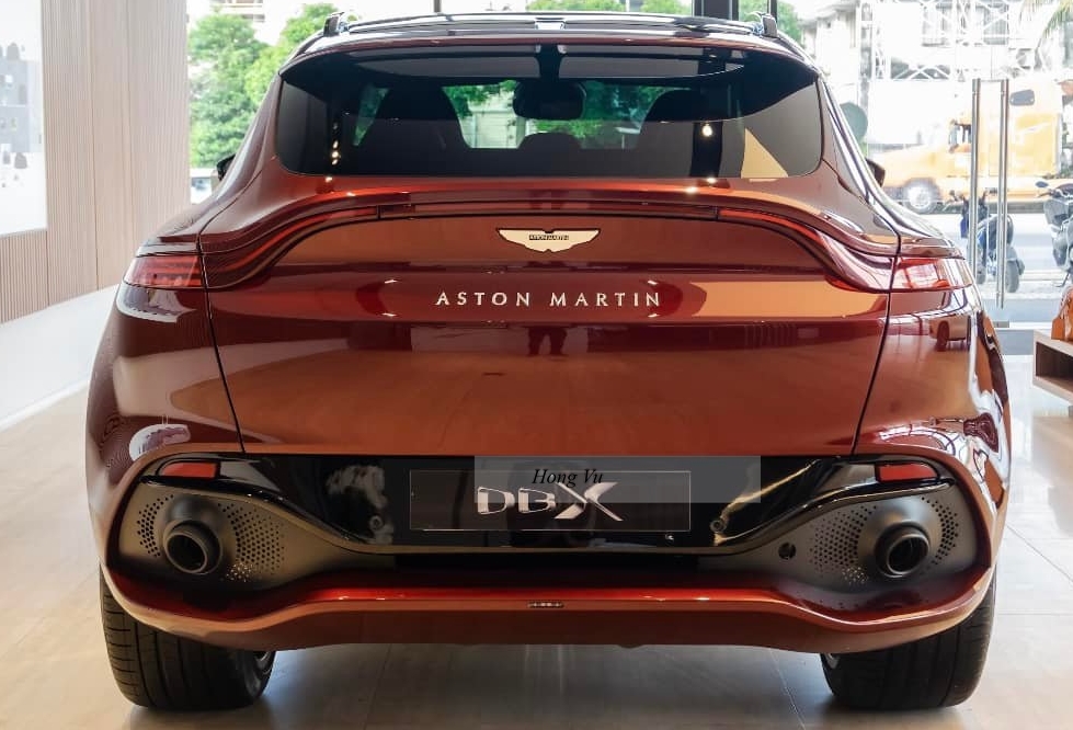 Aston Martin DBX thứ 2 về Việt Nam