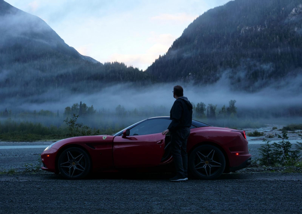 Bất chấp giá xăng tăng cao, người đàn ông này vẫn đi phượt xuyên quốc gia bằng siêu xe Ferrari California T Bất chấp giá xăng tăng cao, người đàn ông này vẫn đi phượt xuyên quốc gia bằng siêu xe Ferrari California T