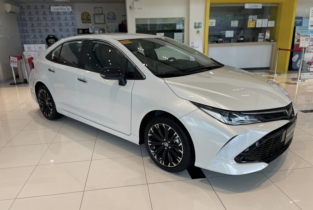Toyota Corolla Altis GR-S 2022 màu trắng Toyota Corolla Altis GR-S 2022 màu trắng