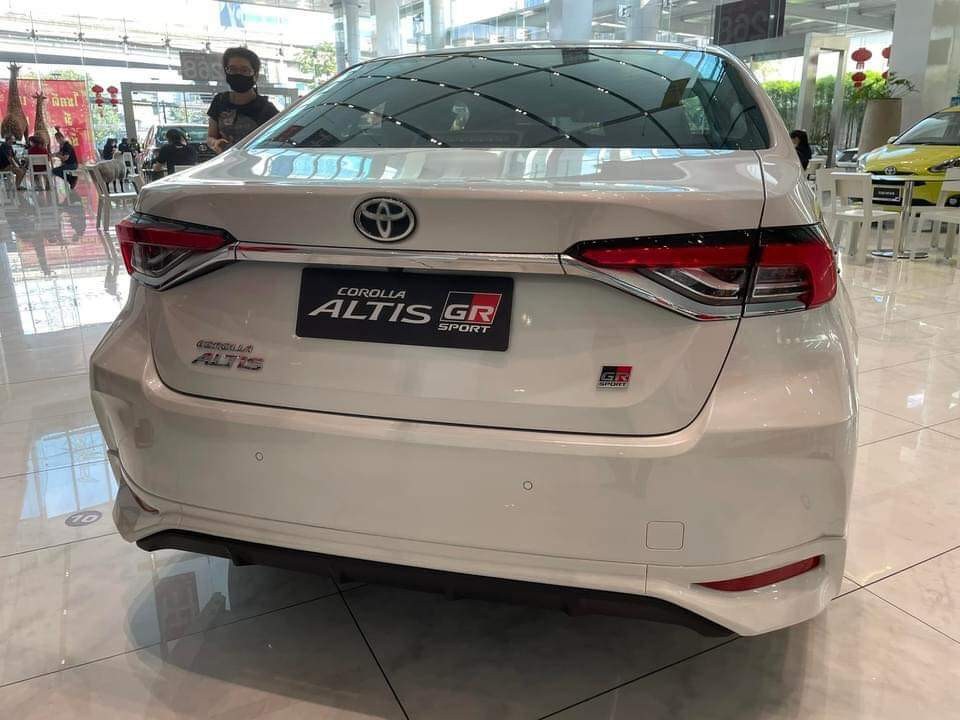Toyota Corolla Altis GR-S 2022 có cả bộ khuếch tán gió sau Toyota Corolla Altis GR-S 2022 có cả bộ khuếch tán gió sau
