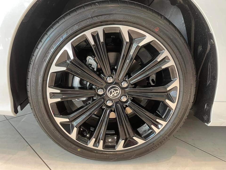 Vành la-zăng đa chấu 17 inch của Toyota Corolla Altis GR-S 2022 Vành la-zăng đa chấu 17 inch của Toyota Corolla Altis GR-S 2022