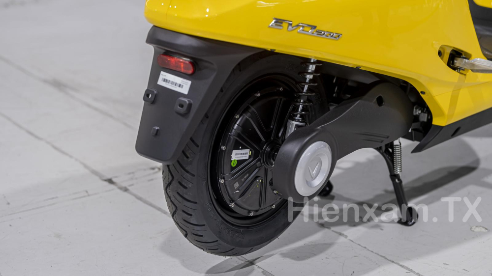 Động cơ của EVO200 gắn trên bánh sau Động cơ của EVO200 gắn trên bánh sau