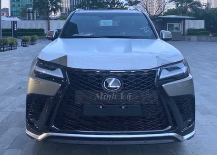 Xe Xe chủ tịch Lexus LX600 2022 với bản thể thao hơn đã xuất hiện tại Việt Nam