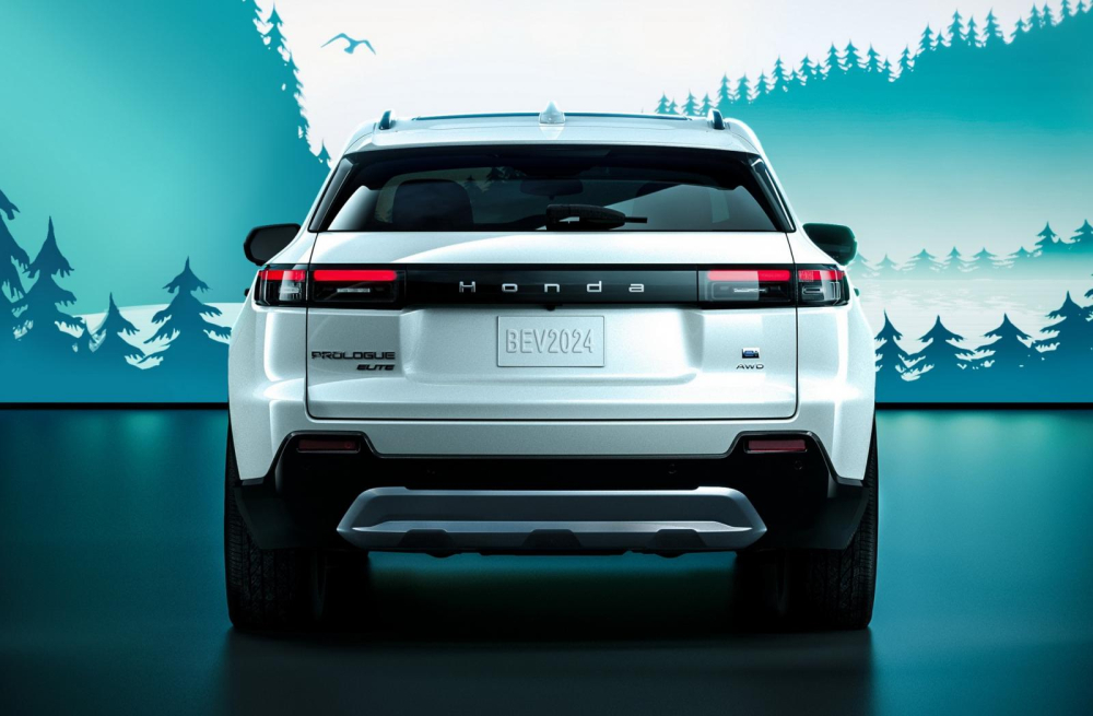 Thiết kế đằng sau của Honda Prologue 2024 bị nhận xét là có nét giống Range Rover Evoque