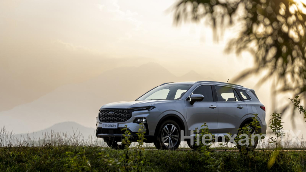 Với giá bán khởi điểm từ 822 triệu và cao nhất là 935 triệu, Ford Territory đang phả làn gió nóng lên các đối thủ của phân khúc crossover cỡ C tại Việt Nam. Với giá bán khởi điểm từ 822 triệu và cao nhất là 935 triệu, Ford Territory đang phả làn gió nóng lên các đối thủ của phân khúc crossover cỡ C tại Việt Nam.
