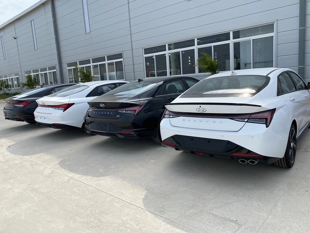 Hyundai Elantra 2023 bản N Line có 2 ống xả phía sau Hyundai Elantra 2023 bản N Line có 2 ống xả phía sau