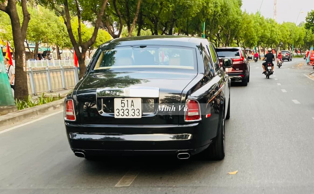 Indian RollsRoyce Owners  Celebrities  Luxury Car  DriveSpark News