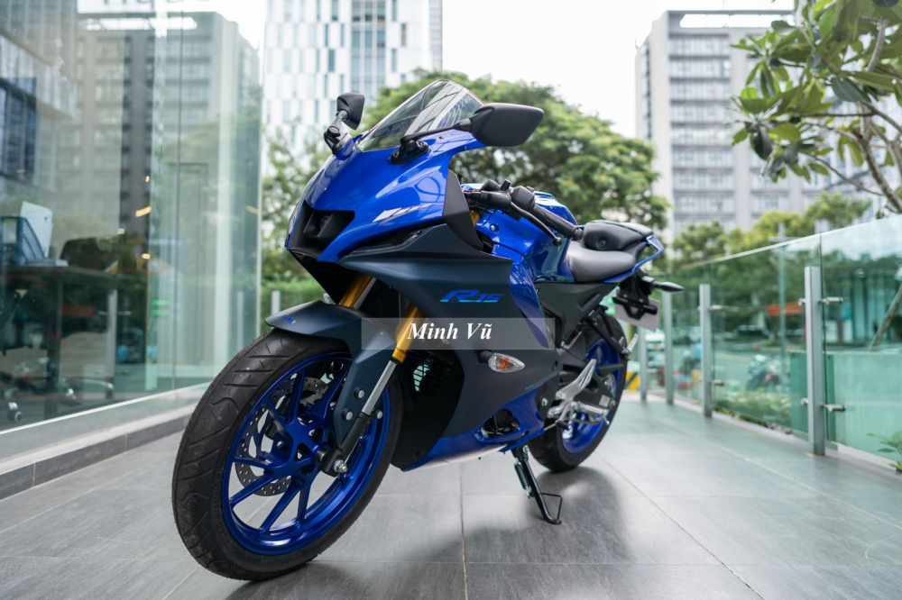 Sau 3 tuần ra mắt tại Hà Nội, những khách hàng phía Nam đã được diện kiến thế hệ mới của dòng xe mô tô phân khối nhỏ Yamaha R15 2022 với những thay đổi rất đáng chú ý.   Sau 3 tuần ra mắt tại Hà Nội, những khách hàng phía Nam đã được diện kiến thế hệ mới của dòng xe mô tô phân khối nhỏ Yamaha R15 2022 với những thay đổi rất đáng chú ý.