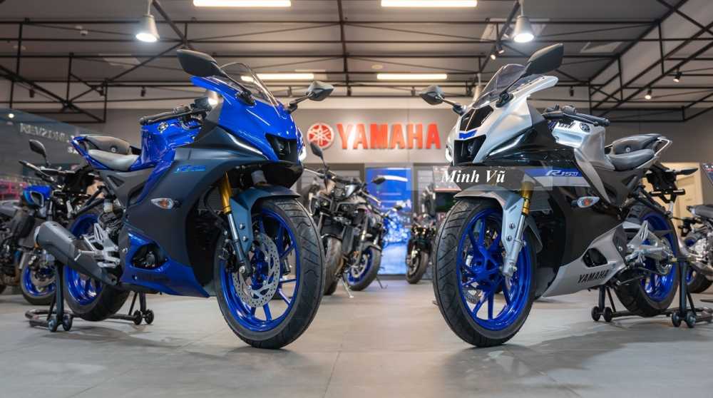 Dòng xe mô tô R-Series của Yamaha được dẫn dắt theo hình mẫu của chiếc superbike đầu bảng YZF-R1, nhờ đó, bản R15 đã nhận được sự quan tâm đặc biệt của các biker mới tập chơi xe mô tô, muốn trải nghiệm 1 xe phân khối nhỏ để dần bước lên các cc cao hơn.  Dòng xe mô tô R-Series của Yamaha được dẫn dắt theo hình mẫu của chiếc superbike đầu bảng YZF-R1, nhờ đó, bản R15 đã nhận được sự quan tâm đặc biệt của các biker mới tập chơi xe mô tô, muốn trải nghiệm 1 xe phân khối nhỏ để dần bước lên các cc cao hơn.