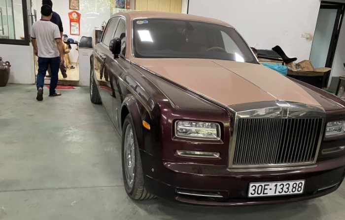 Rolls-Royce Phantom Sacred Fire có giá khởi điểm từ 28 tỷ đồng Rolls-Royce Phantom Sacred Fire có giá khởi điểm từ 28 tỷ đồng