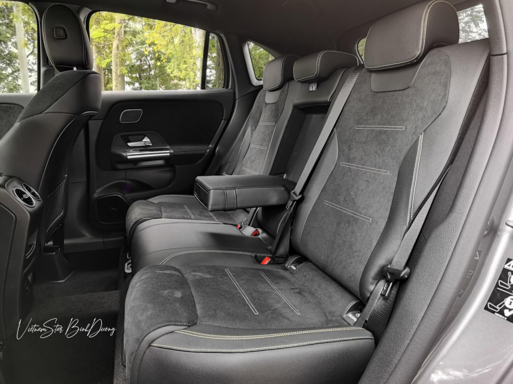 Nội thất xe Mercedes-AMG GLA 45 S 4Matic+ 2022 Nội thất xe Mercedes-AMG GLA 45 S 4Matic+ 2022