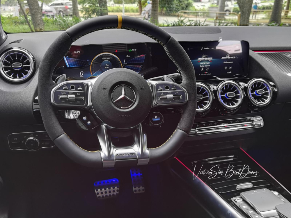 Nội thất xe Mercedes-AMG GLA 45 S 4Matic+ 2022 Nội thất xe Mercedes-AMG GLA 45 S 4Matic+ 2022