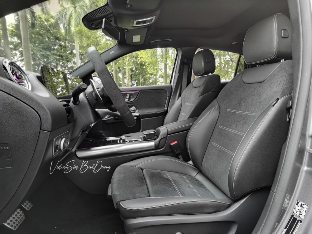 Nội thất xe Mercedes-AMG GLA 45 S 4Matic+ 2022 Nội thất xe Mercedes-AMG GLA 45 S 4Matic+ 2022