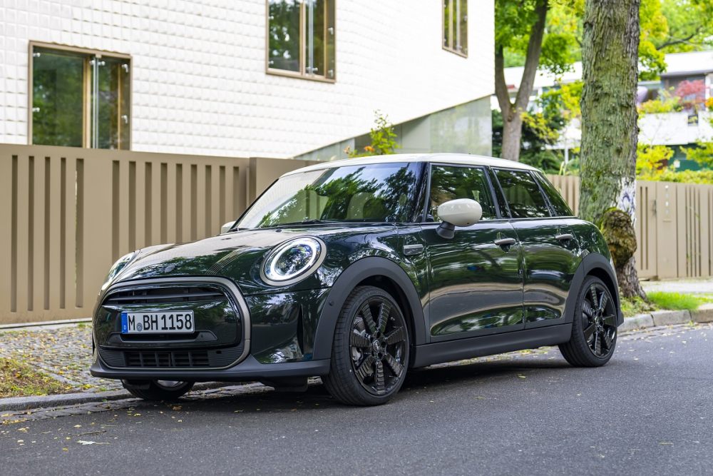 MINI Cooper S 5-Cửa Resolute Edition ra mắt Việt Nam MINI Cooper S 5-Cửa Resolute Edition ra mắt Việt Nam