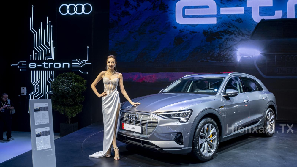 Audi e-Tron SUV là một trong những mẫu xe nổi bật tại VMS 2022. Audi e-Tron SUV là một trong những mẫu xe nổi bật tại VMS 2022.