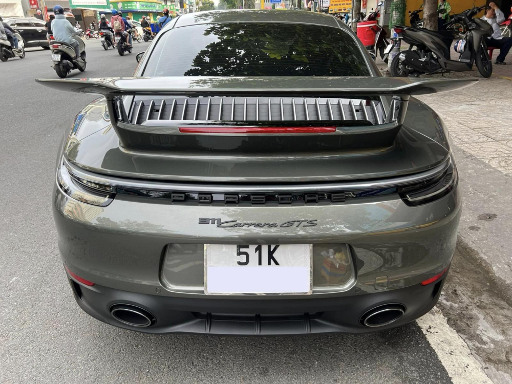 Porsche 911 Carrera GTS 992 bản số sàn của nhà sưu tập xe hàng đầu Việt Nam lộ diện Porsche 911 Carrera GTS 992 bản số sàn của nhà sưu tập xe hàng đầu Việt Nam lộ diện